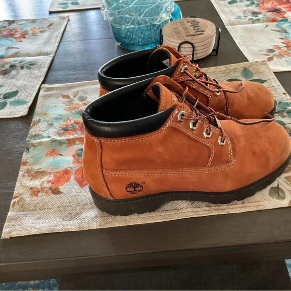 Timberland Women's Brown Leather Boots - Picture 3 of 5